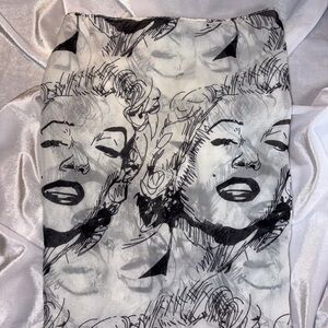 Chic Marilyn Monroe Black & White Scarf - No Tag
